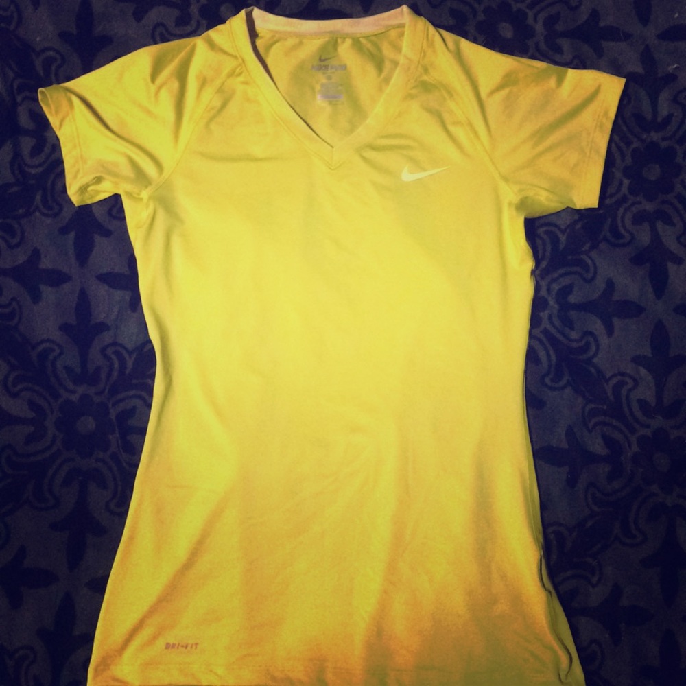 Nike dri-fit fitted tee